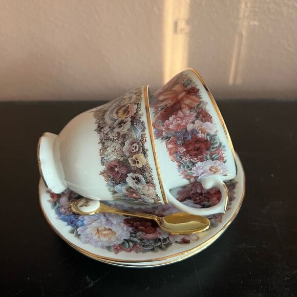 Bradford Exchange Lena Liu greetings teacup,spoon and saucer set for 2 - Picture 15 of 15
